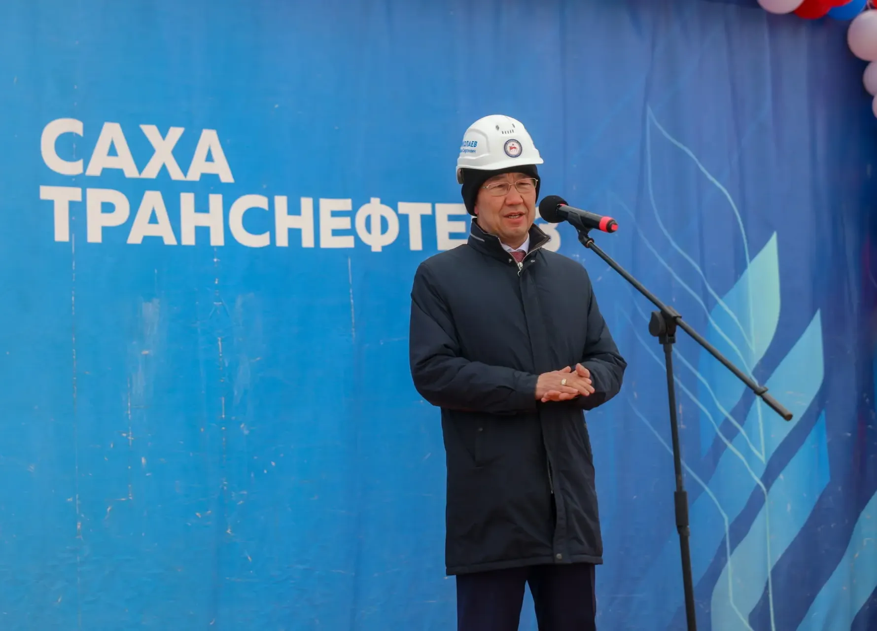 Глава Якутии Айсен Николаев поздравил жителей села Сымах с пуском газа